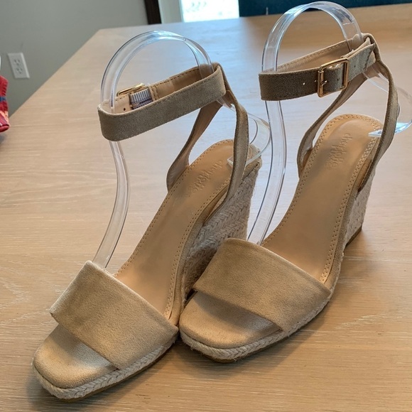 Charlotte Russe Wedge Peep toe sandals, new without box, size 6 - Picture 1 of 8